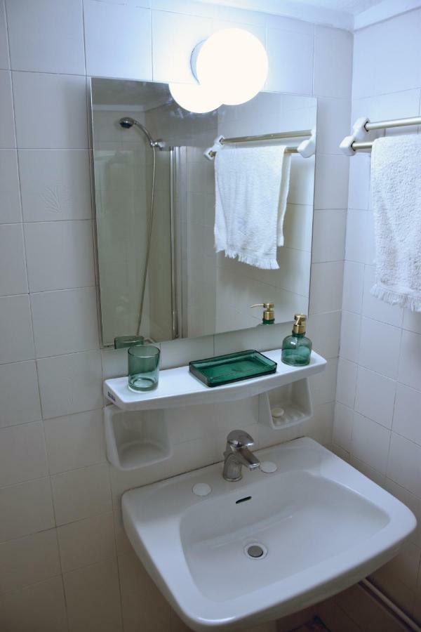 Elegant Coral Apartment Atene Esterno foto